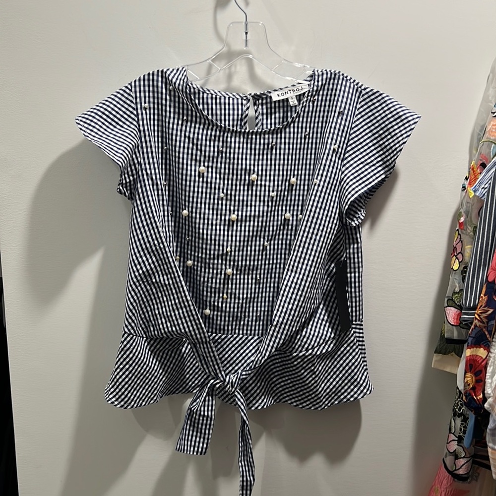 Super cute beaded blouse!